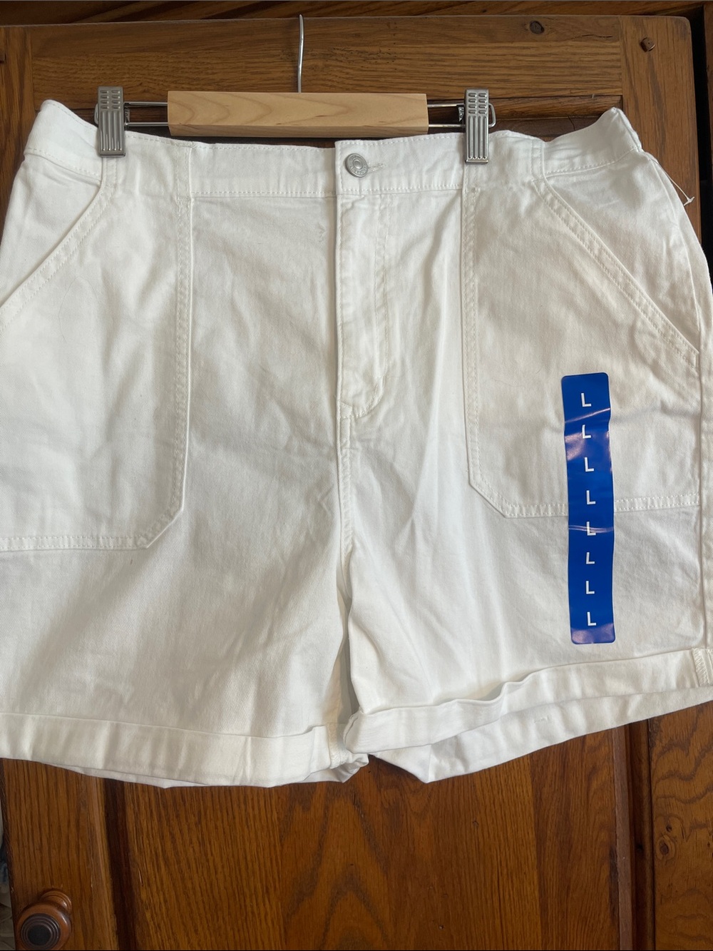 Gloria Vanderbilt White Denim Short with Front Pockets